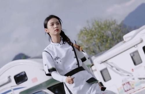 黄晓明|周也和男嘉宾热聊，却对姚安娜冷若冰霜，导演只好用字幕缓和气氛