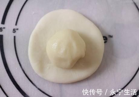 面粉不用蒸也不用炸,新做法香脆酥掉渣,孩子三天两头点名要吃