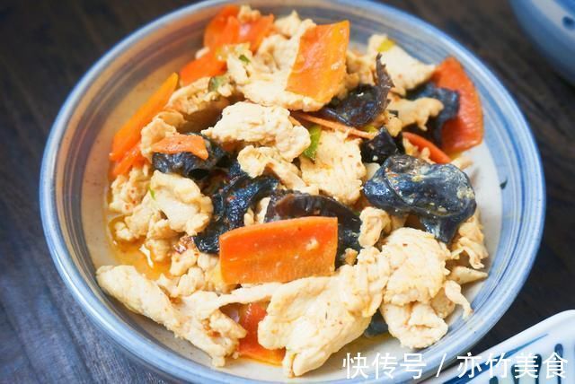 晒晒一家三口的晚餐，3菜1汤，清淡有营养，30分钟就做好