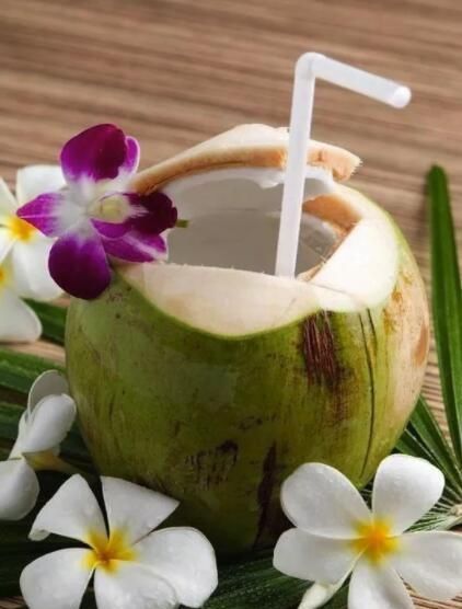 纯天然|开椰子谁还用锤啊,只要1块口香糖,2分钟快速开椰子