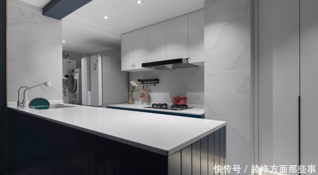 三居|90平个性三居装修,这样的隐形门设计,还是头一次见!