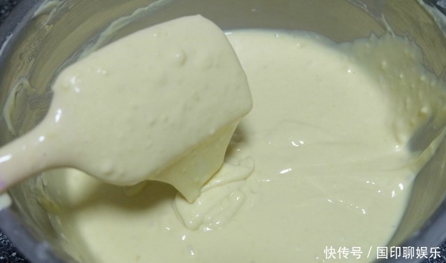 玉米面饼简单又好吃,搅一搅拌一拌,3分钟煎一锅,香软营养好