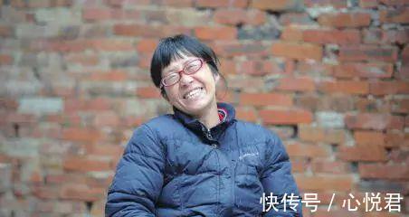 舆论|余秀华不顾舆论继续写“黄诗”，可敬还是可耻？网友：她亵渎文学