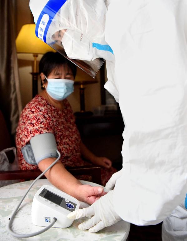 郑州市|隔离点里，她成了“疫”线“全能”