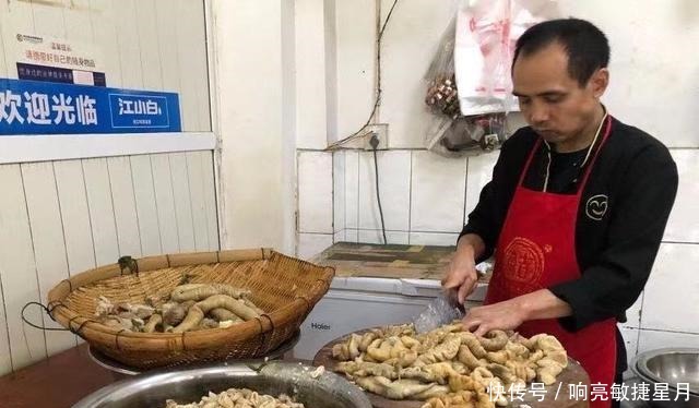 成都一家藏在巷子里的30年肥肠馆子,每天人气爆棚,上菜全靠吼