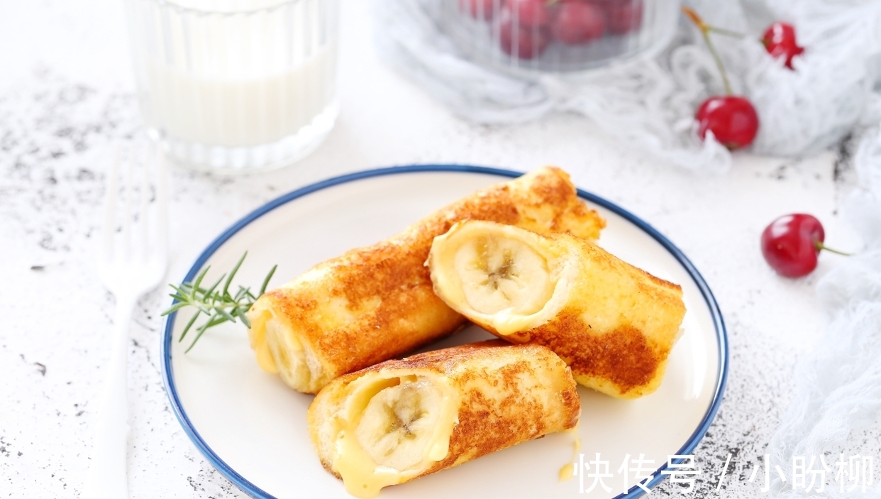 辛墨墨|剩吐司别丢掉，做成快手营养早餐，五分钟就上桌，咬一口还爆浆！