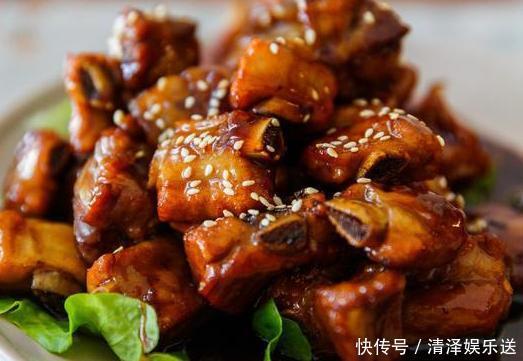 排骨|排骨焯水后又腥又柴看完大厨的做法恍然大悟,原来是用错水了