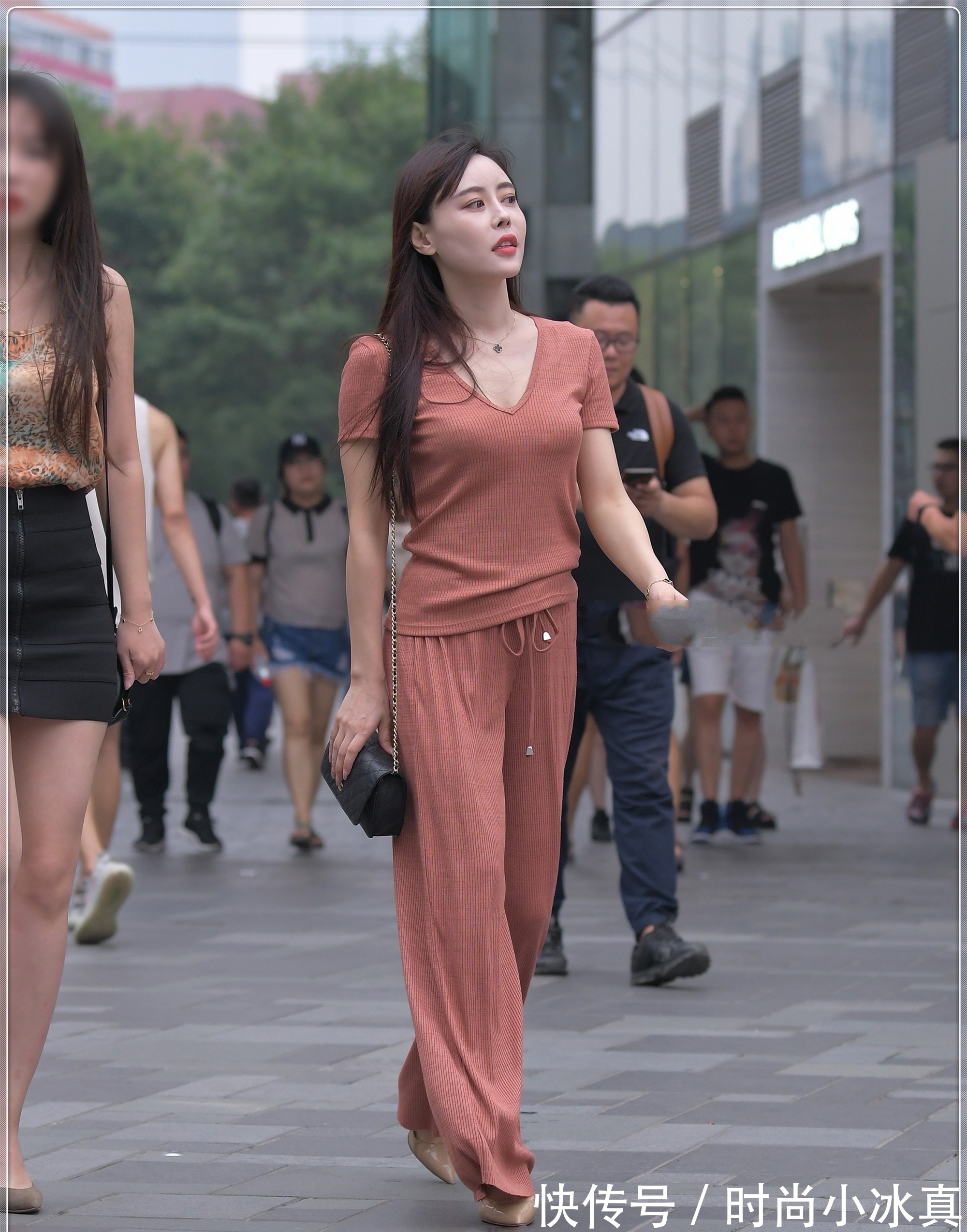 玫粉色 玫粉色针织套装,柔软舒适,垂感十足