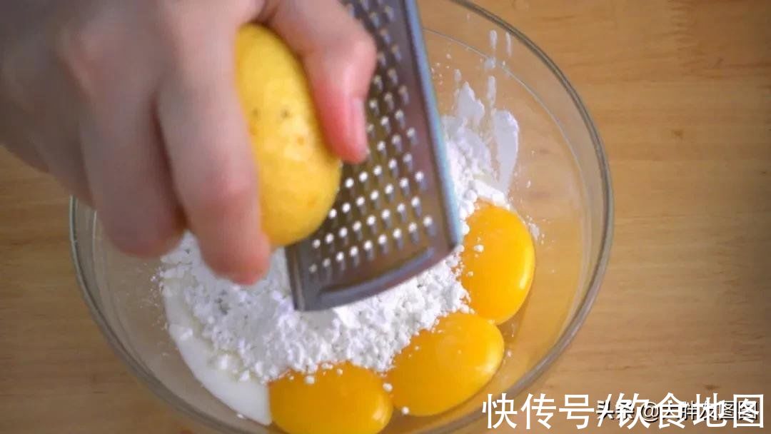 比豆腐还嫩！自制酸奶蛋糕，配方和秘诀都给你，外面买不到