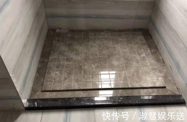 浴室|浴室防滑铺瓷砖和鹅卵石现在流行立体瓷砖,防滑耐磨一体成型