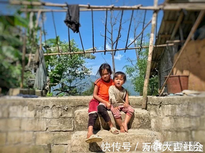 哈尼族|在越南这个民族女人外出干活男人做家务，建筑风格也保持原始面貌