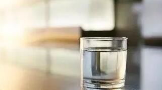 喝水|白开水最养生？掌握这五个喝水时间，最实在的养生方式