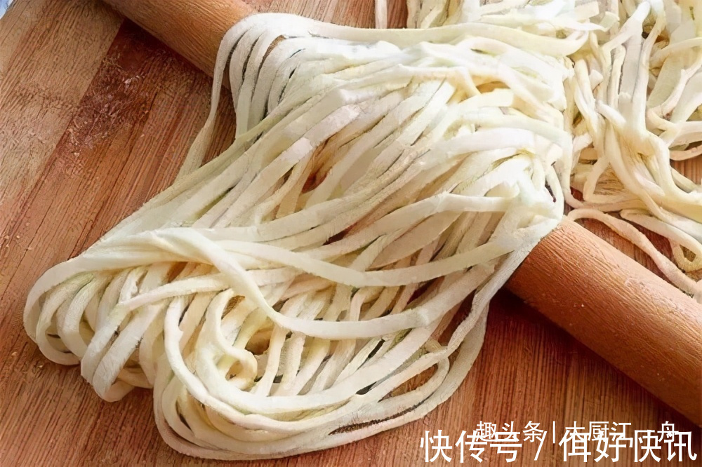 入味|凉面条,怎样做劲道入味好吃,正确的做法终于来了,你不学吗