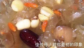 百合汤|莲子的最佳”搭配秘籍“来了!睡不好的人常吃,睡的安稳又香甜
