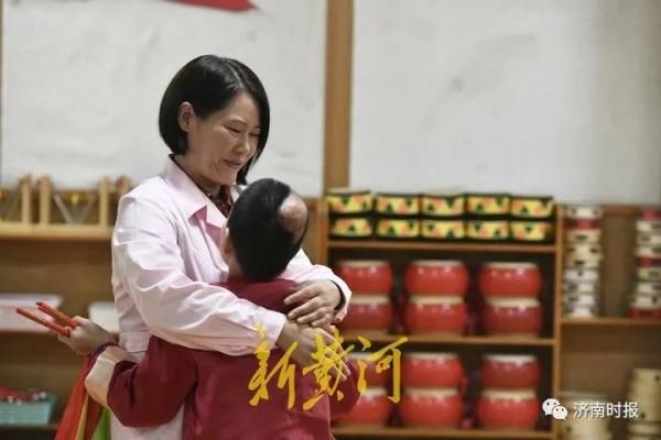 孩子|泪奔！山东这位“妈妈”，养了1029个孩子