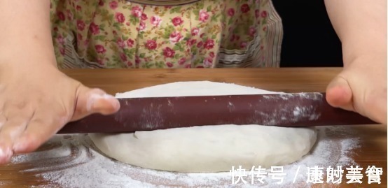 步骤|简单的葱油饼做法，当早餐吃很合适，柔软多层喷喷香