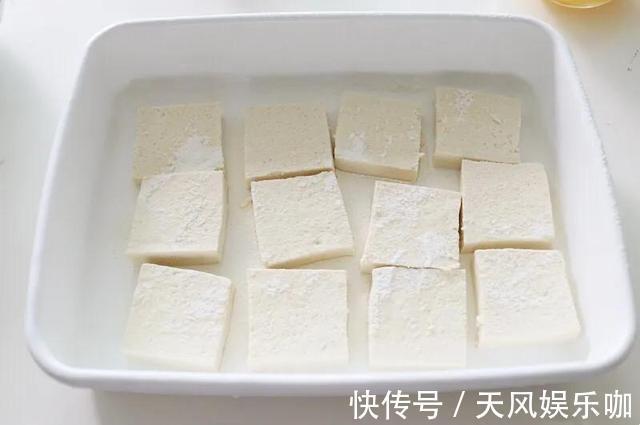 碎块|煎豆腐,不要直接下锅煎,多加1步,就算嫩豆腐也不碎块,不粘锅