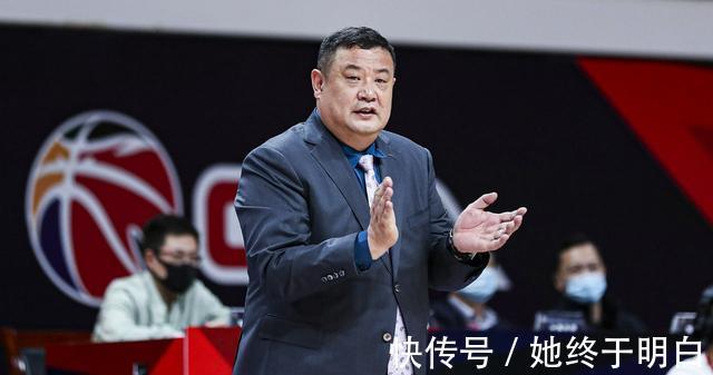cb仅4天时间!29位自由球员,CBA窗口期敲定,徐长锁能捡到大鱼吗?
