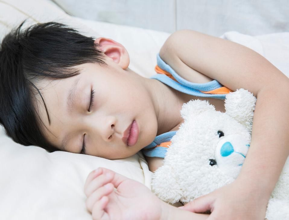 x型腿|孩子缺钙时,身体会出现4种信号,多给孩子吃3物,补钙质长个高