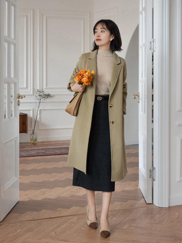黄黑皮|见过世面的女人,衣橱里都会有“大衣”,简约高级才最美