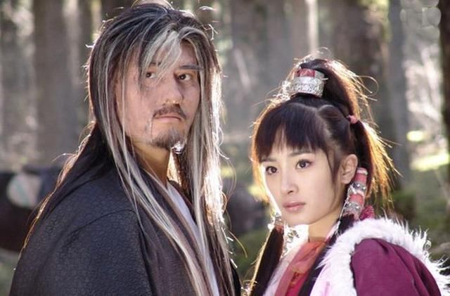 黄日华版本的萧峰为何总戴破布帽,当他露出脑袋,终于明白了原因