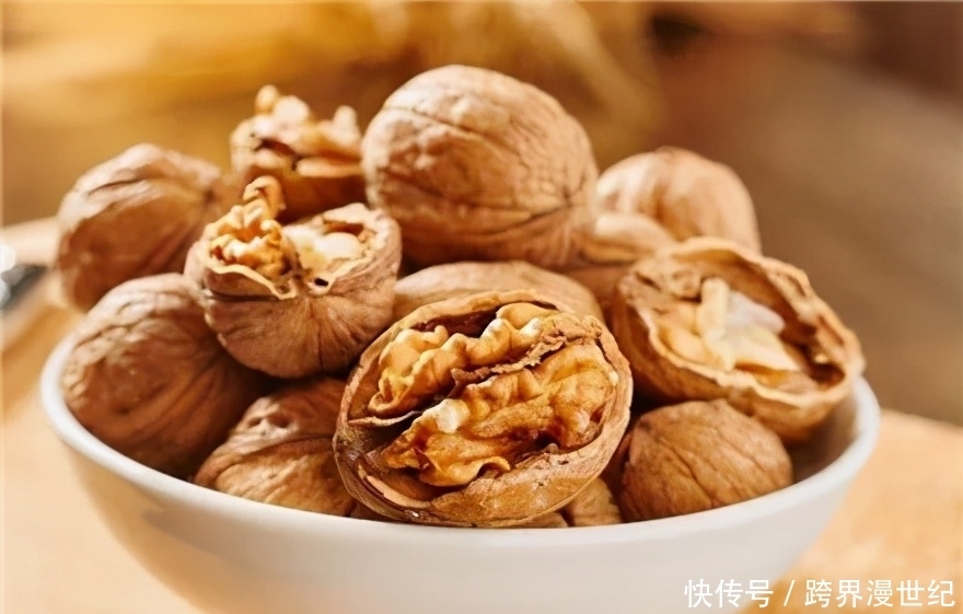 人到中年不管有钱没钱，建议多吃这4种食材，营养健康身体壮