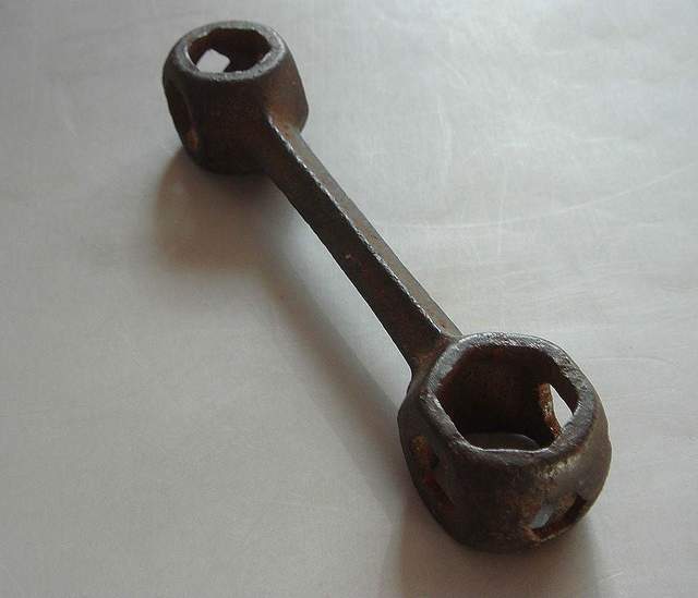 老物件!河南农村老工具,有处方钎、万能扳、猪毛刮,它们基本没人会用了