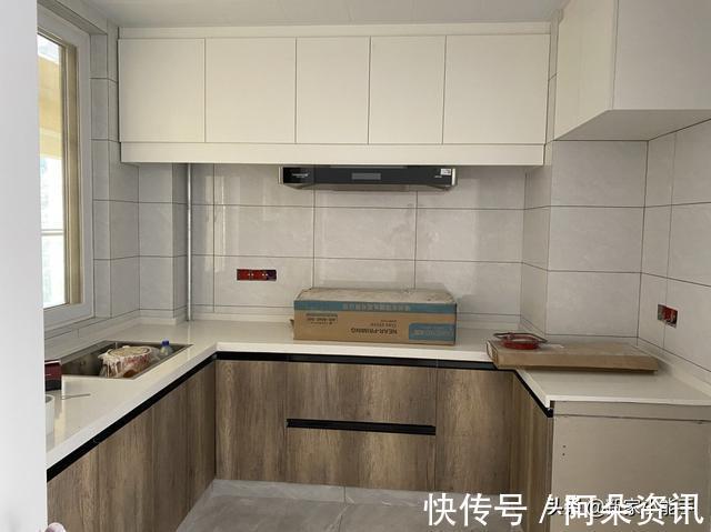 屋主|越来越流行装修不做吊顶,不做电视墙,看她家,全屋极简又耐看