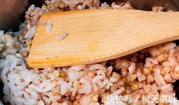 极速降温,煲个暖心又暖胃的蟹肉粥,就是舒服!