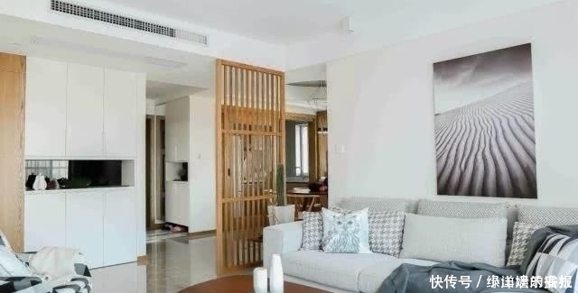 齐家小菜|142平的简约风三房,木色搭配白色,简洁中透露出时尚感