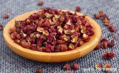 祛湿|补药一堆不如喝它一口,祛湿又养胃,排出多年“黑臭宿便”,口臭也没