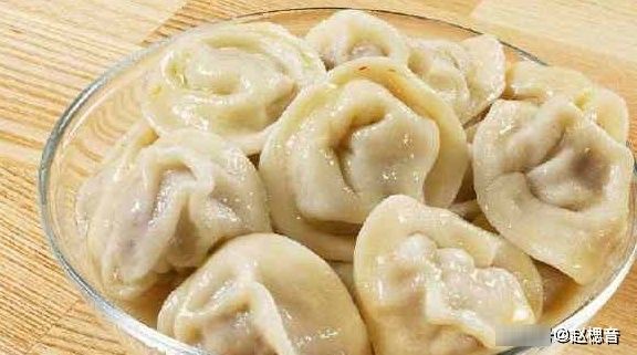 肖尔|此饺子我是头一次吃,鲜香味美不油腻,刚出锅我连吃40个不过瘾