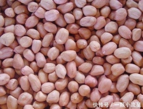 愛吃花生的有口福了,和此物同食,降血壓,提高記憶力,誰吃誰好