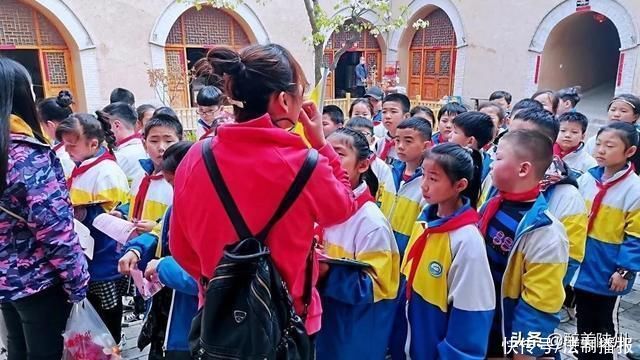 「陕州风采」陕州地坑院迎来了来自“天鹅号”的第四趟旅游专列