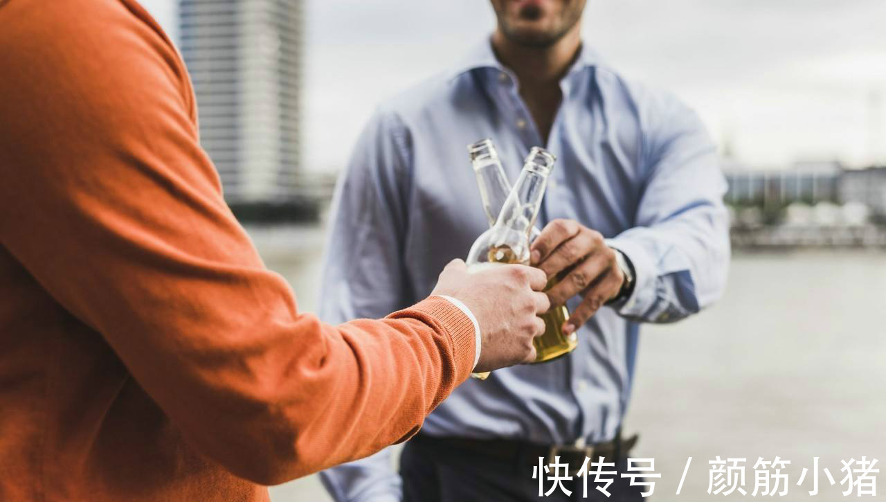 食物|尿酸一天比一天高，只因三种食物顿顿在吃，40岁以后要检查