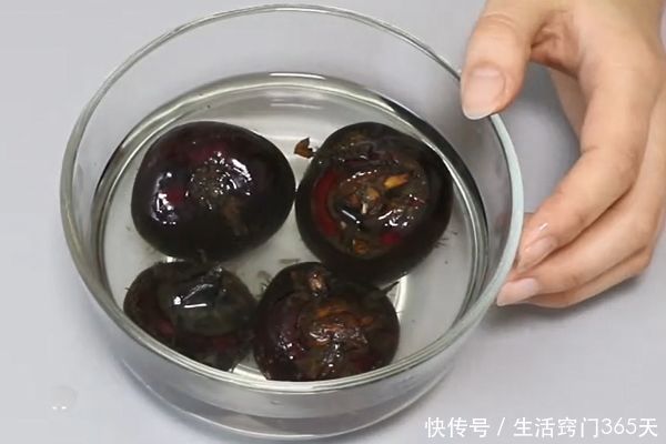 马蹄去皮原来这么容易，用这个小妙招，比剥香蕉还简单，厉害了