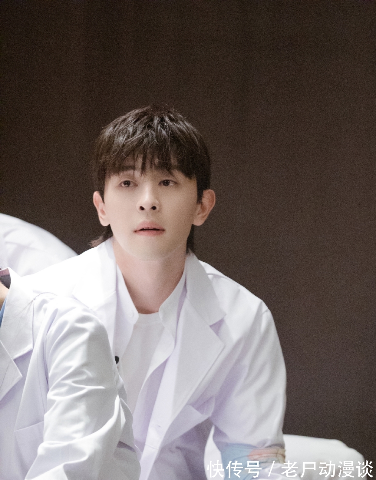 殺手锏|《密逃》被舉報卻因禍得福?民國醫(yī)院確認播出,何炅加持成殺手锏