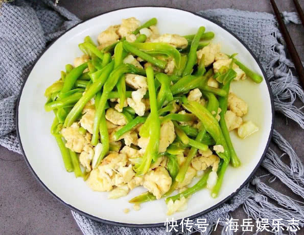 黄花菜炒蛋|天然“安眠药”找到了,每天炒一盘,镇定安神,一觉睡到大天亮