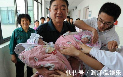 差别|双胞胎出生后,一个吃母乳,一个喝奶粉,5个月后差别不是一般大