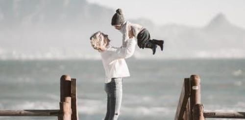 边角料|穷养的孩子会自卑?母亲给孩子买边角料蛋糕引热议,穷是原罪?