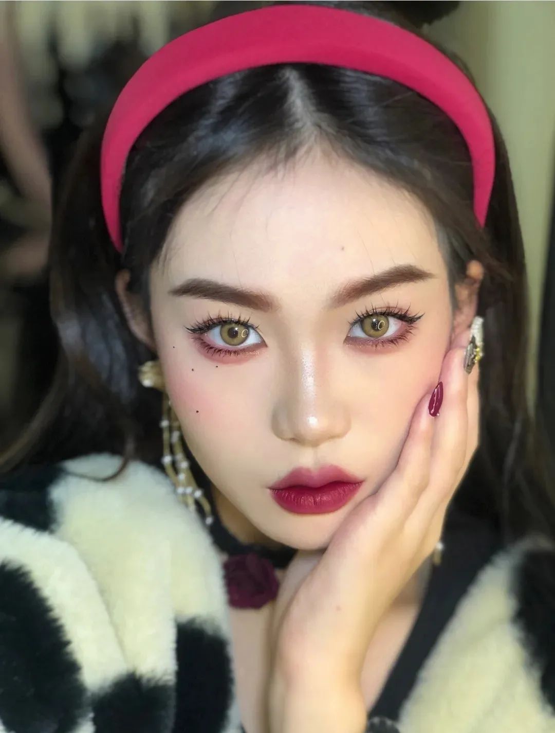 回村的诱惑|拜拜牛油果绿！今夏超火流行色时髦又高级，早穿早美