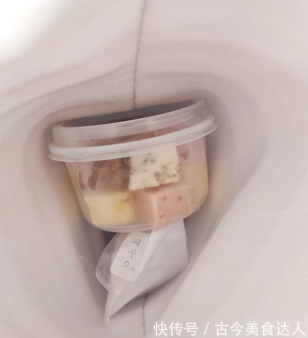 多肉葡萄|一个个口味丰富的小方块不是冰淇淋，而是清凉爽口的厚切酸奶