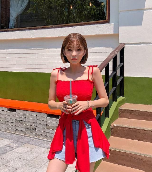 小姐姐|街拍时尚靓丽的小姐姐,穿着打底裤,大方有魅力