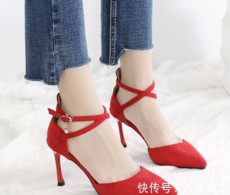 淑女|优雅淑女风PK性感熟女派，纤巧高跟鞋让你倍添魅力！