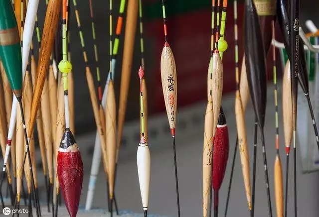 浮漂为什么会有力的“一顿”?钓鱼大师一点就透,终于明白了