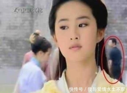 |搞笑又尴尬的穿帮,看一次笑一次,网友:导演小学没毕业