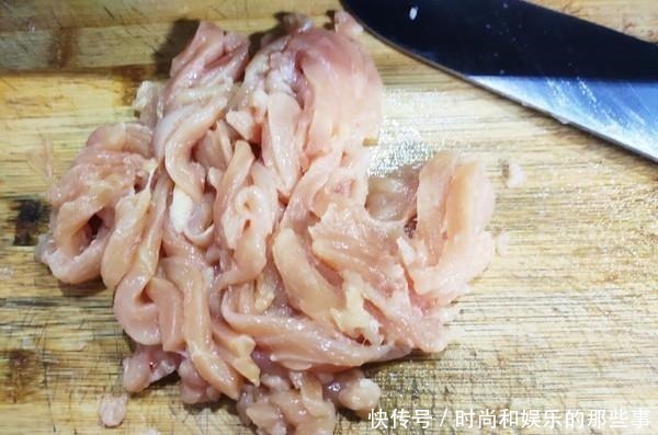 通气孔|这菜是“肠道推粪机”,润肠通便,隔天排空黑宿便,轻松又舒坦!