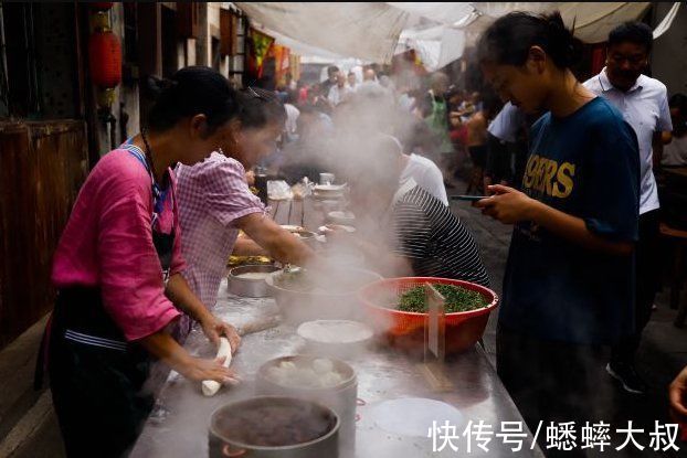 古镇|距离杭州不远，存在着一个“早茶”古镇，烟火气中游客乐不思蜀