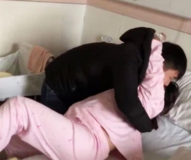 产妇|老婆生完孩子自己溜达出产房,老公懵了:别这样,你稍微意思意思