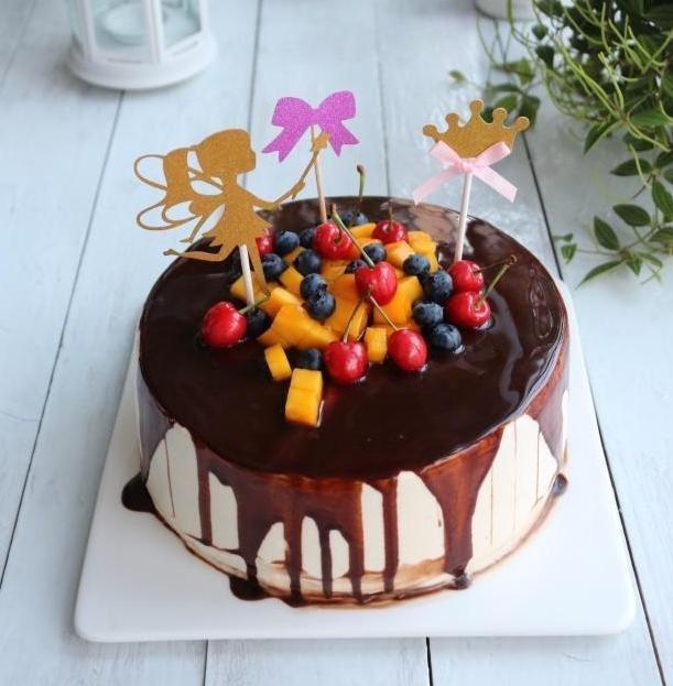 生日蛋糕自己做，想吃什么加什么，过一个不一样的生日